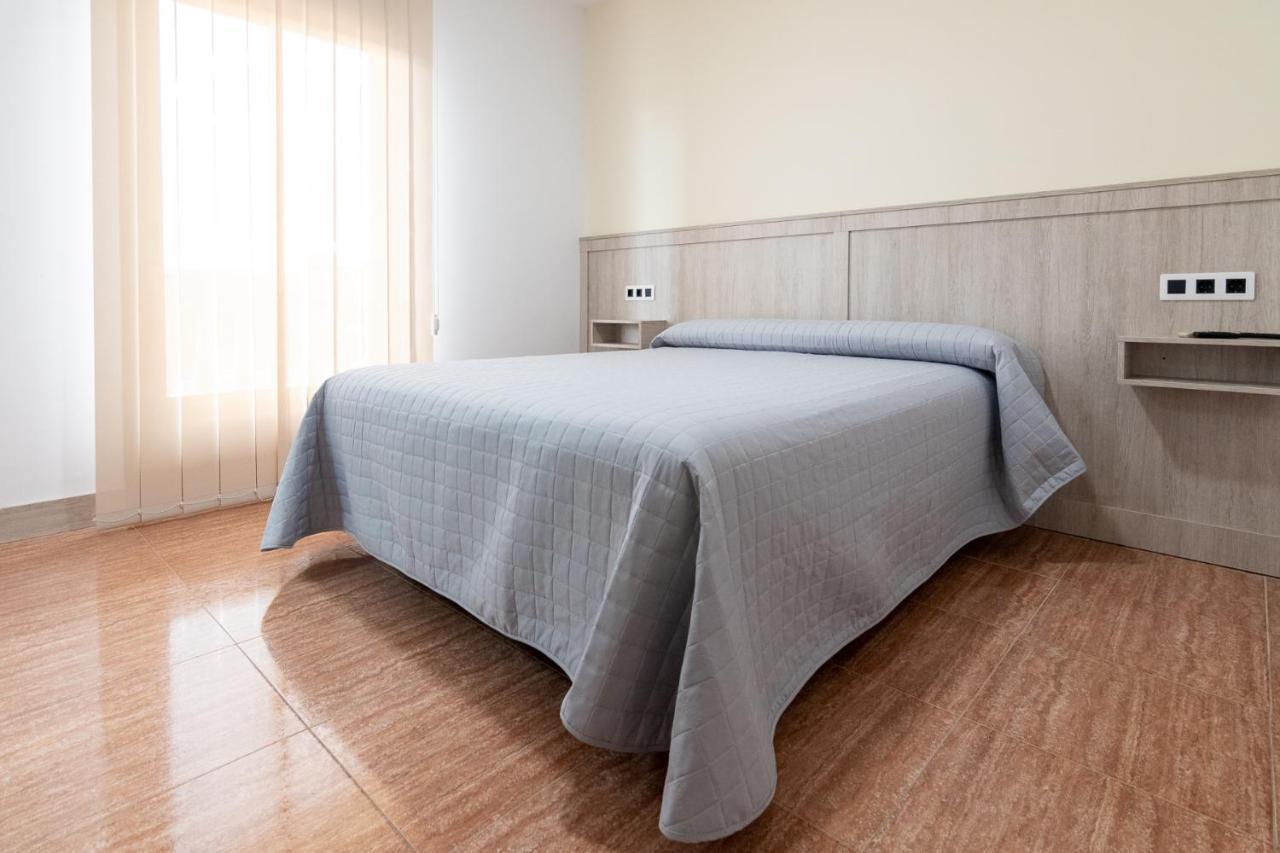 Hostal Vinuela Сан-Педро-де-Мерида Экстерьер фото