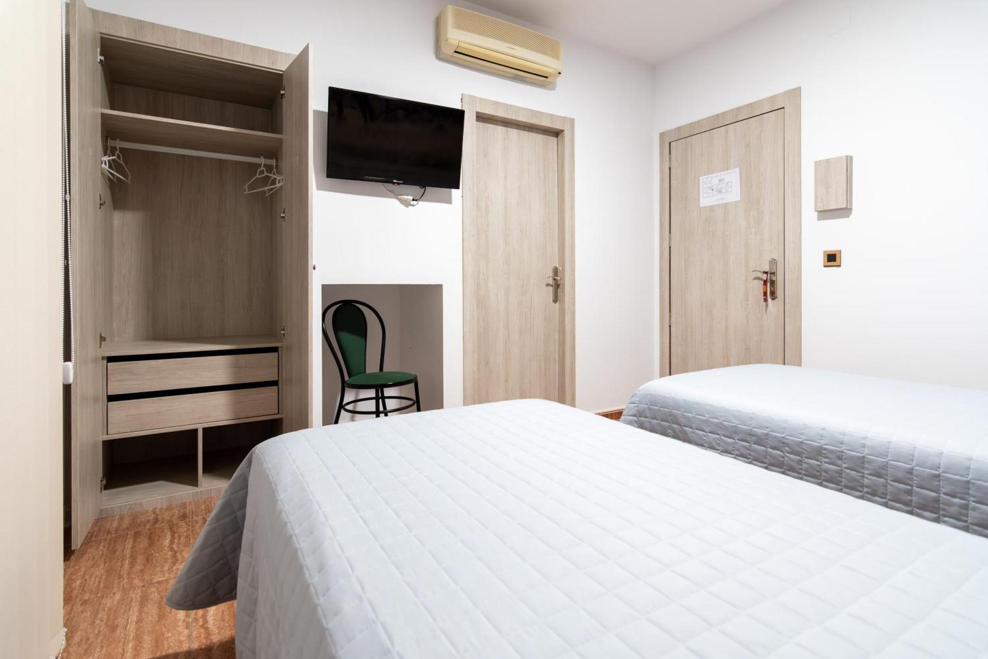 Hostal Vinuela Сан-Педро-де-Мерида Экстерьер фото